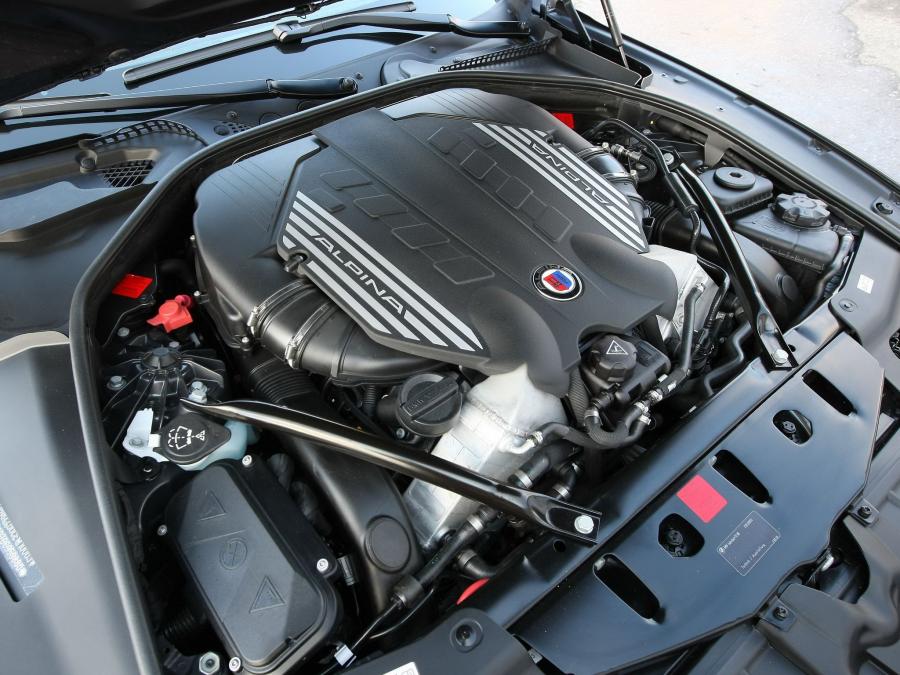 Моторный отсек Alpina B6 Bi-Turbo Cabrio (F12) 2011 года  (фото 21 из 21)